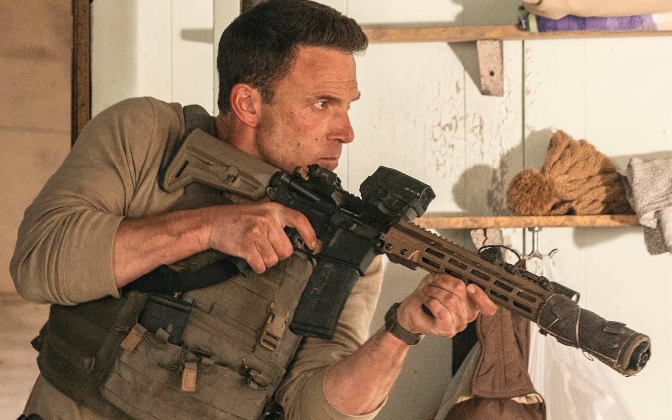 Filme de US$ 80 milhões com Ben Affleck vira sucesso no streaming