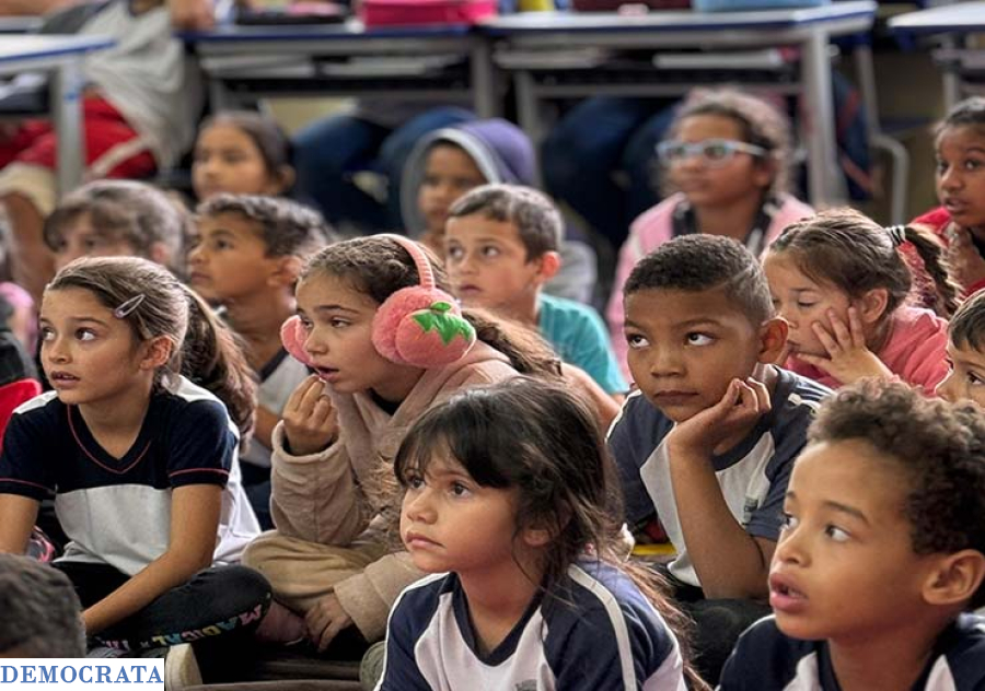 Defesa Civil promove ação educativa na EMEB Fazenda Venerando