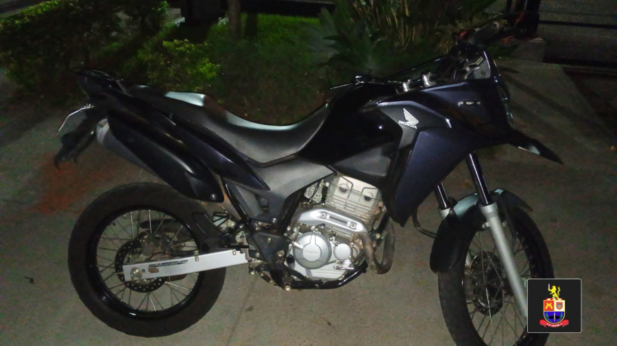 PM apreende moto 