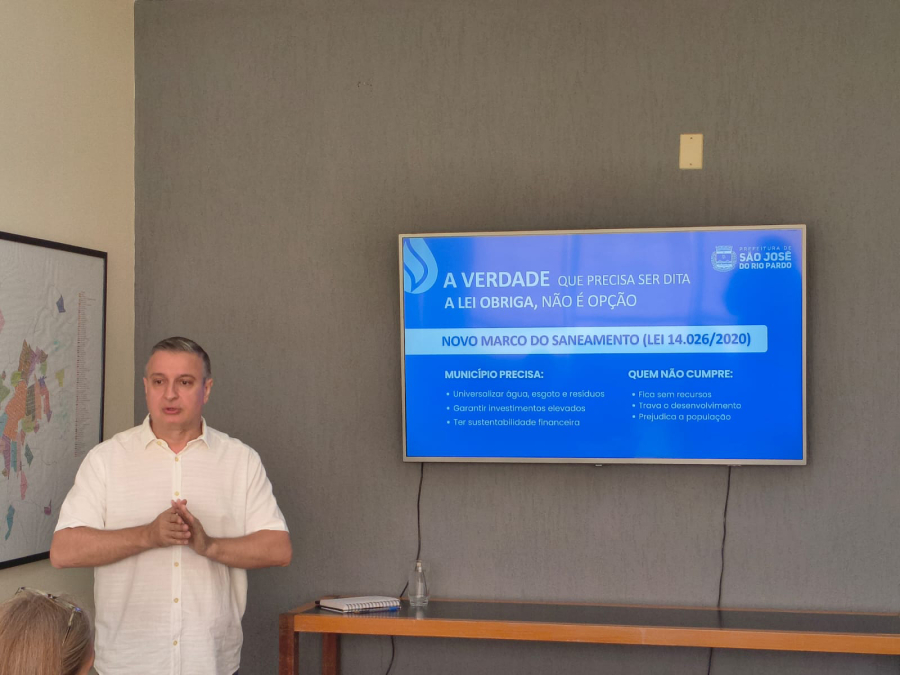 Marcio Zanetti apresenta plano de concessão para água, esgoto e lixo