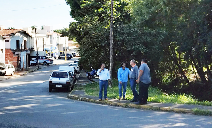 Avenida Antônio Pereira Dias é interditada para obras de esgoto