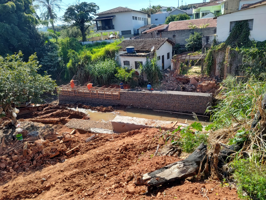 Obras do esgotão avançam em diferentes pontos de São José do Rio Pardo