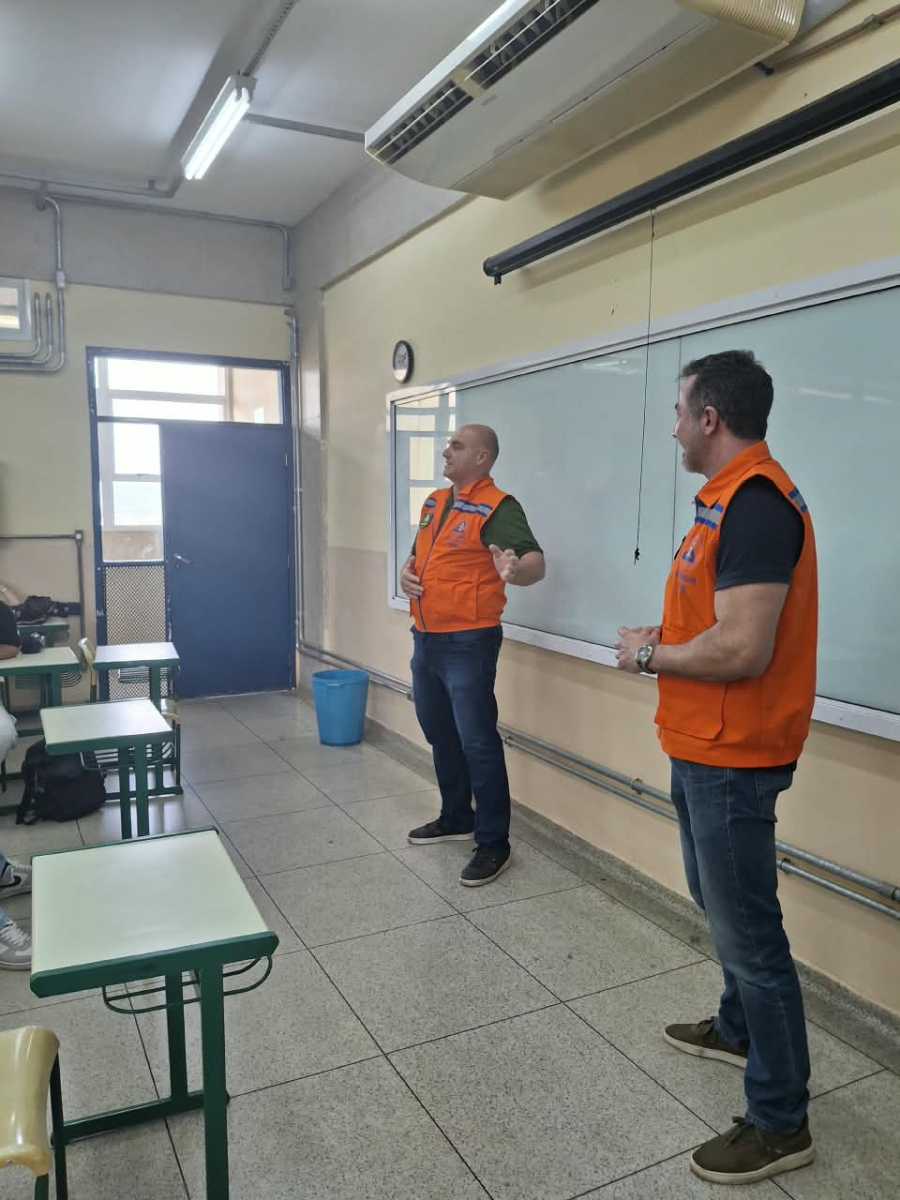 Defesa Civil ensina estudantes da ETEC a reconhecer riscos e agir em emergências
